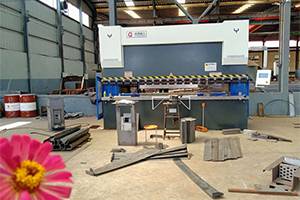 車間新上的設(shè)備已經(jīng)投入生產(chǎn)多時，我們能加工的產(chǎn)品越來越多，工廠的生產(chǎn)制造能力越來越強。